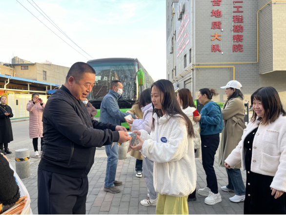 61d55094c0ac843d0c7c00bad6e326be.png 綜合地質(zhì)大隊(duì)新聞稿件審批表2024--34(1)340.png